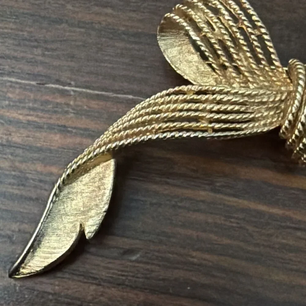 Large Modernist Gold Tone Bow Brooch Vintage 1970's Signed Kramer